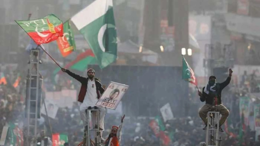 Islamabad Bans Large Rallies Amid Imran Khan's Party Protest